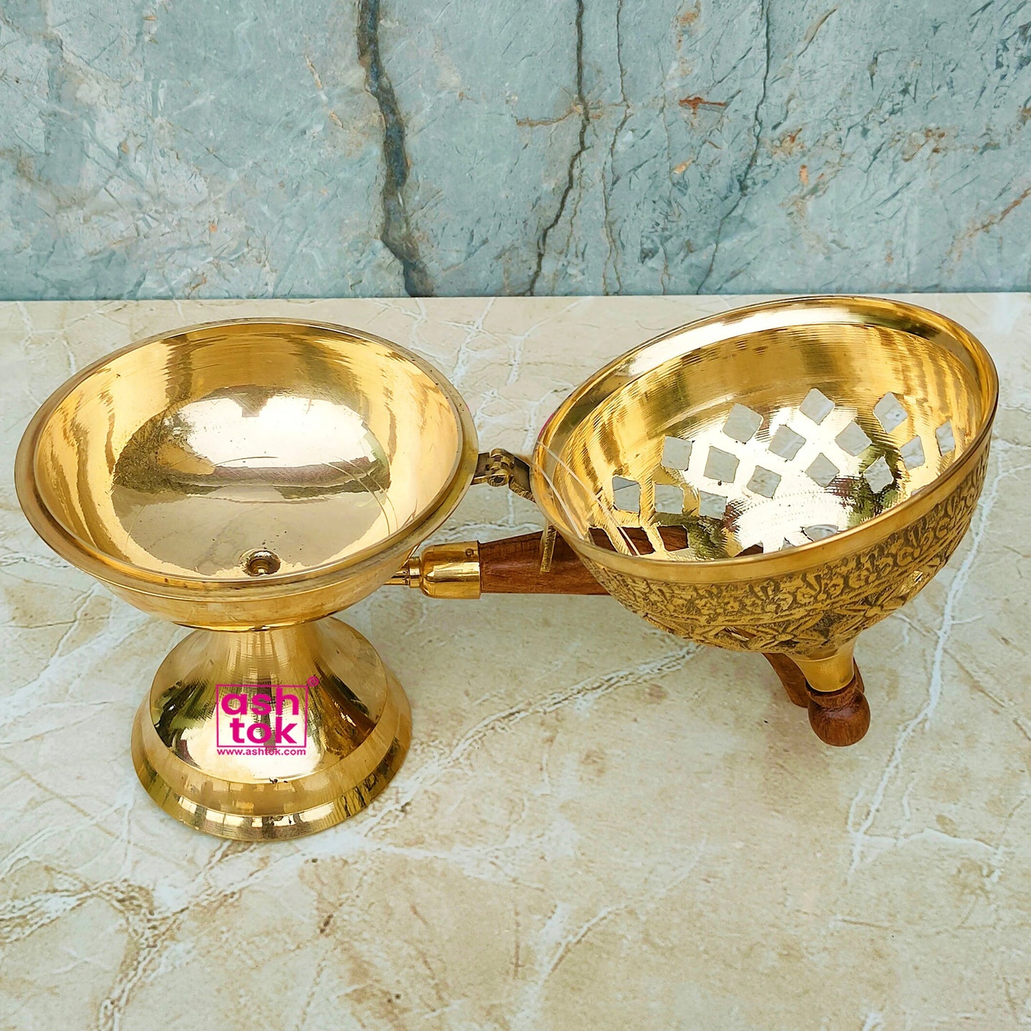 Brass Incense Burner with Handle, Brass Loban Burner, Brass Sambrani Dhoop, Brass Dhoop Dani with Lid