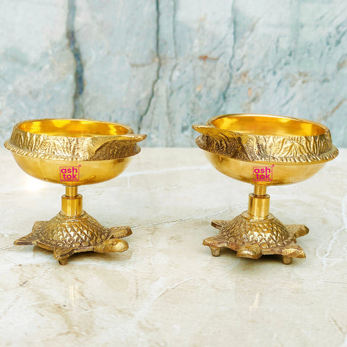 Brass Diya, Deepam, Diya Brass Diyas for Pooja Indian Diya Set for Gifting (Dia - 2 Inches)