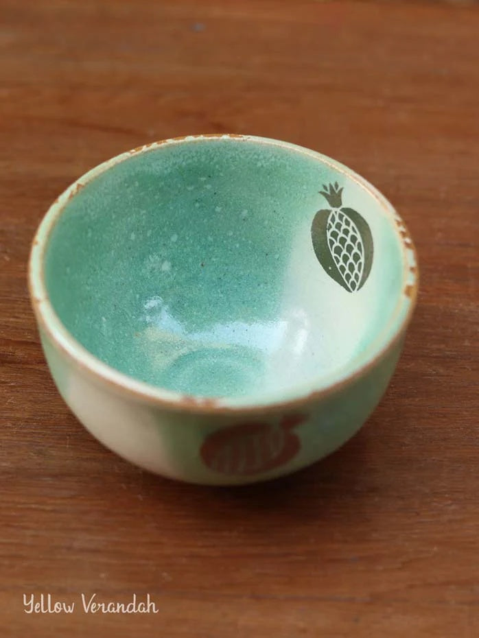 Stoneware Serving Bowl with Gold Motif